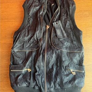 Black Sleeveless Zip-Up Vest